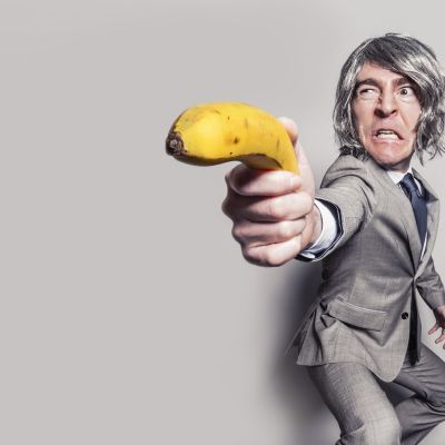 Mensch mit banane